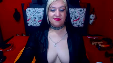 Snapshot of randymaturex01 chatting on 02.11.25 Sonia online show from 02.11.25