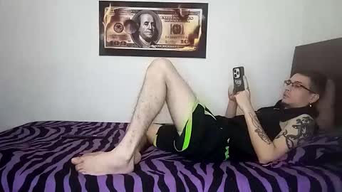 Snapshot of rangel_sex chatting on 05.12.26 Rangel and Lola online show from 05.12.26