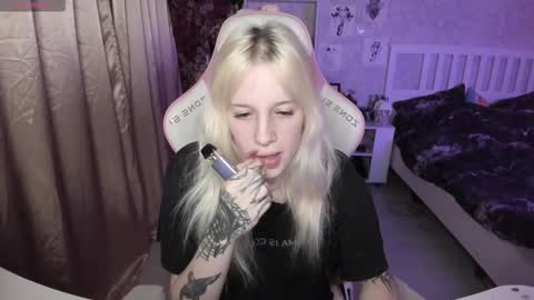 Snapshot of rapunzel_cute chatting on 01.10.26 Rapunzel online show from 01.10.26