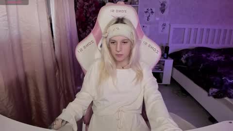 Snapshot of rapunzel_cute chatting on 01.15.26 Rapunzel online show from 01.15.26