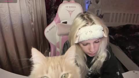 Snapshot of rapunzel_cute chatting on 01.18.26 Rapunzel online show from 01.18.26