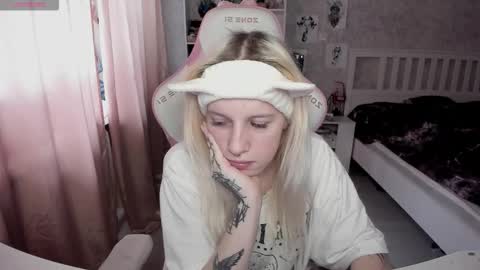 Snapshot of rapunzel_cute chatting on 02.10.26 Rapunzel online show from 02.10.26