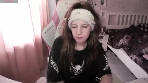 Snapshot of rapunzel_cute chatting on 02.12.26 Rapunzel online show from 02.12.26