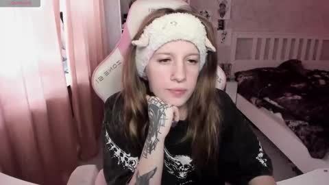 Snapshot of rapunzel_cute chatting on 02.21.26 Rapunzel online show from 02.21.26