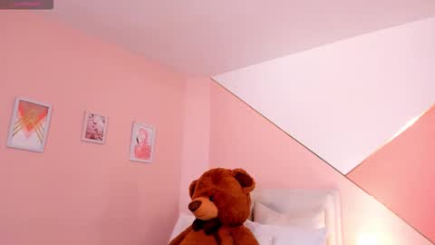 Raquel Moon online show from 03.19.26