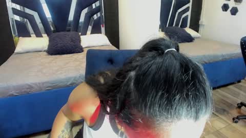Snapshot of raquel_moore chatting on 12.31.24 Raquel Moore online show from 12.31.24