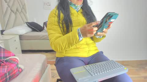 Snapshot of raquel_moore chatting on 01.01.25 Raquel Moore online show from 01.01.25