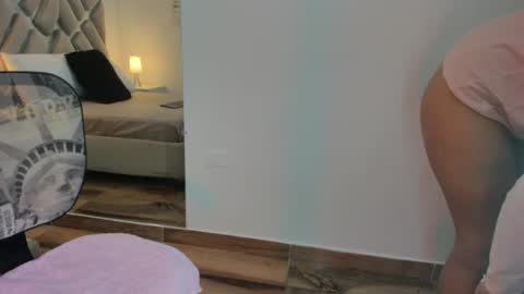 Snapshot of raquel_moore chatting on 01.13.25 Raquel Moore online show from 01.13.25