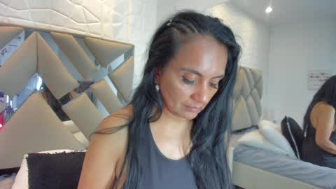 Snapshot of raquel_moore chatting on 01.27.25 Raquel Moore online show from 01.27.25