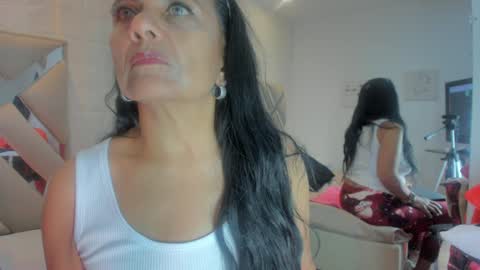 Snapshot of raquel_moore chatting on 02.07.25 Raquel Moore online show from 02.07.25