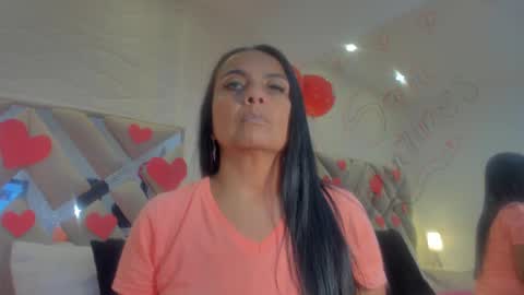 Snapshot of raquel_moore chatting on 02.14.25 Raquel Moore online show from 02.14.25