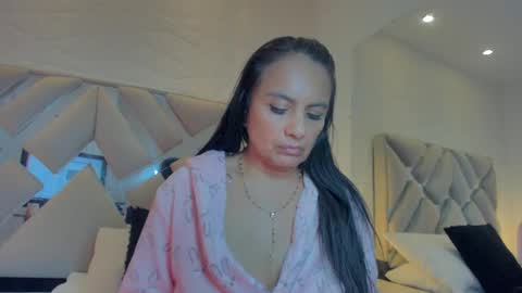 Snapshot of raquel_moore chatting on 03.12.25 Raquel Moore online show from 03.12.25