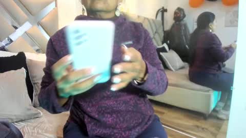 Raquel Moore  online show from 10.28.25