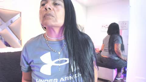 Raquel Moore  online show from 04.06.26