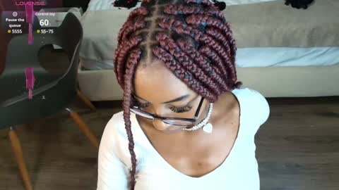 Raquel online show from 01.05.25