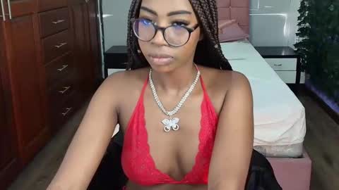 Raquel online show from 09.18.25