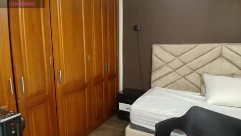 Raquel online show from 10.24.25