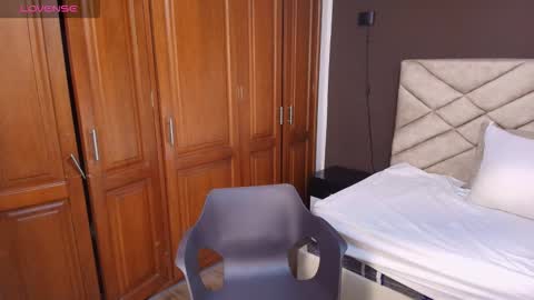 Raquel online show from 01.10.26