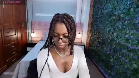 Snapshot of raqueljones_ chatting on 07.01.26 Raquel online show from 07.01.26
