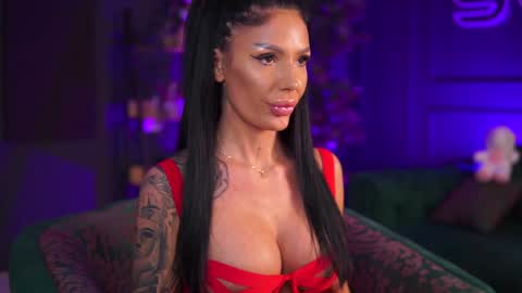 Raquelle online show from 12.21.24