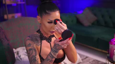 Raquelle online show from 01.25.25