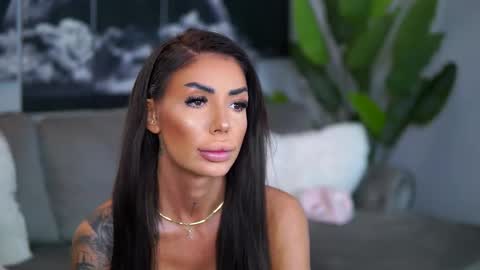 Raquelle online show from 09.15.25