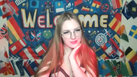 Snapshot of raspberry0101 chatting on 09.18.25 raspberry0101 online show from 09.18.25