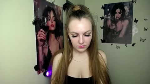 Snapshot of raspberry0101 chatting on 09.19.25 raspberry0101 online show from 09.19.25