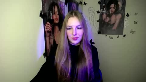 Snapshot of raspberry0101 chatting on 10.05.25 raspberry0101 online show from 10.05.25