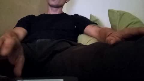 Snapshot of raspines chatting on 10.12.25 Raspiness Cam online show from 10.12.25