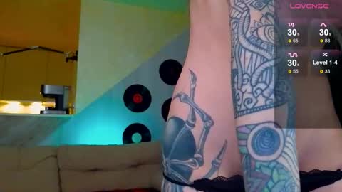 Snapshot of rasta_may chatting on 10.11.25 rasta_may online show from 10.11.25