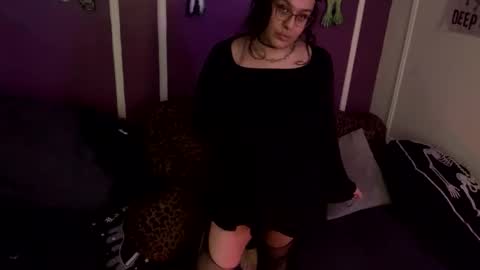 Rattlesnake Bitch 666 online show from 11.11.25