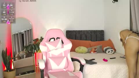 Snapshot of raven06_ chatting on 10.30.25 Raven online show from 10.30.25