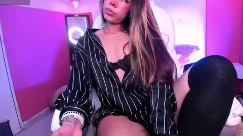 Snapshot of raven_dooll chatting on 09.30.25 Raven online show from 09.30.25