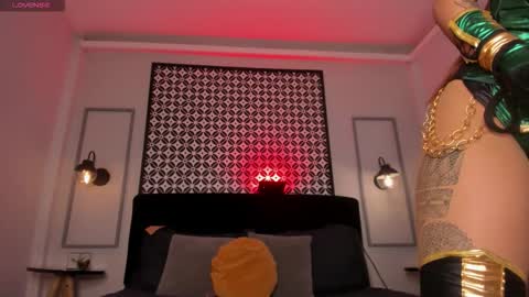 Snapshot of raven_dooll chatting on 10.26.25 Raven online show from 10.26.25