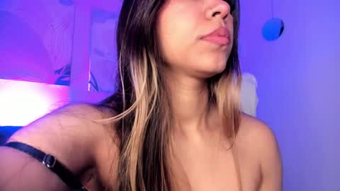 Snapshot of raven_dooll chatting on 11.13.25 Raven online show from 11.13.25