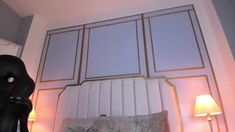 raven_jade_ online show from 02.21.25