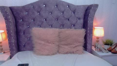 raven_love_ online show from 09.19.25