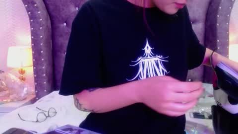 raven_love_ online show from 11.04.25