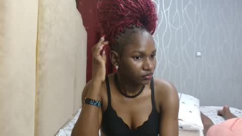 Snapshot of raven_luxe chatting on 04.22.26 Raven online show from 04.22.26