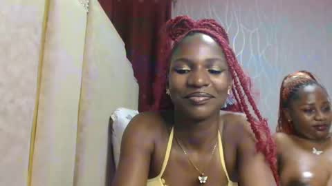 Snapshot of raven_luxe chatting on 04.27.26 Raven online show from 04.27.26