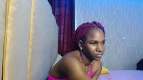 Snapshot of raven_luxe chatting on 05.16.26 Raven online show from 05.16.26