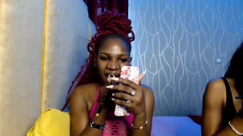 Snapshot of raven_luxe chatting on 05.28.26 Raven online show from 05.28.26
