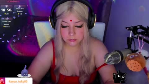 Snapshot of raven_toky0 chatting on 04.01.26 Raven online show from 04.01.26