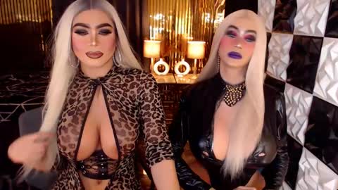 Snapshot of ravenmystiquex chatting on 05.27.26 ravenmystiquex online show from 05.27.26