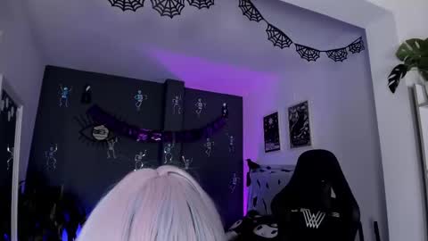 Raven Witch online show from 10.03.25