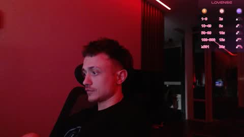 Snapshot of ravine_doleg chatting on 09.26.25 Alex Nash online show from 09.26.25