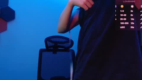 Snapshot of ravine_doleg chatting on 10.15.25 Alex Nash online show from 10.15.25