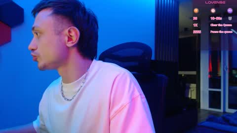 Snapshot of ravine_doleg chatting on 10.17.25 Alex Nash online show from 10.17.25