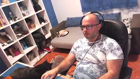 ravingr3d3 online show from 10.11.25